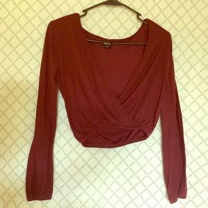 Maroon long sleeve v-neck crop top.🤩